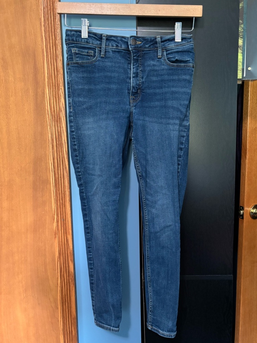 Women’s Old Navy Dark Blue High Rise Skinny Jeans. Size 10 Short.